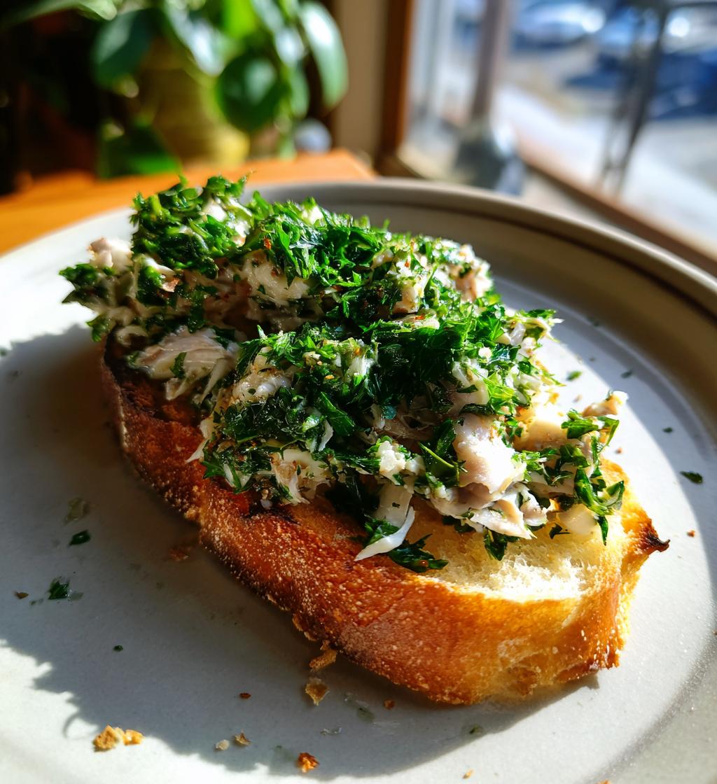 Smoked Bone Marrow on Toast (With parsley salad) - detail 1
